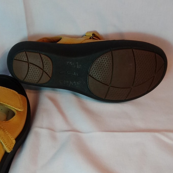 Clarks  (New) - Picture 5 of 6